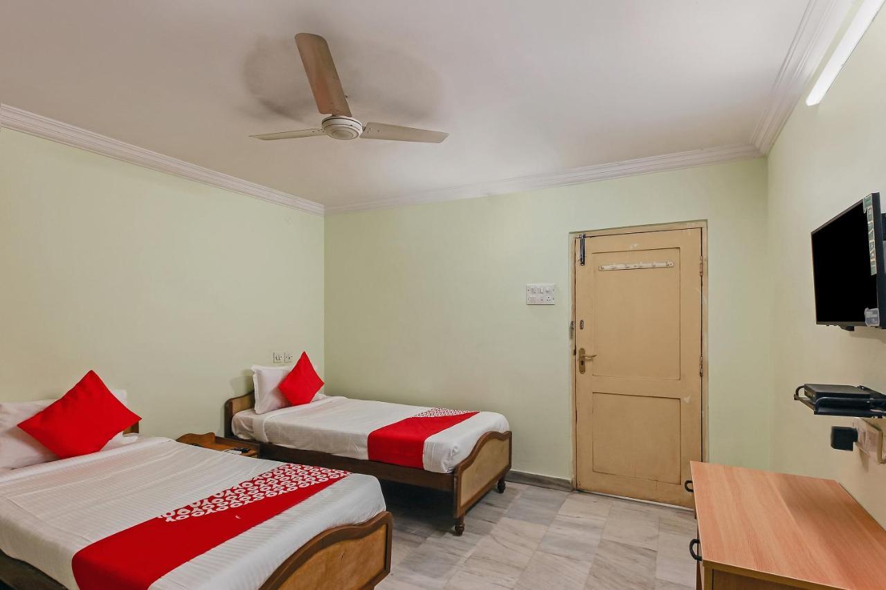 Hotel Oyo 23191 Flagship Raj Madan Ameerpet