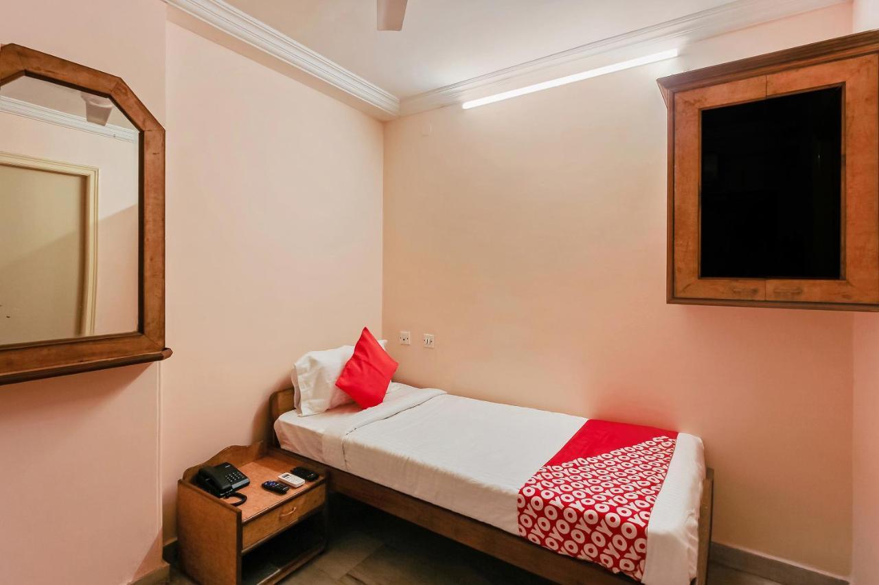 Hotel Oyo 23191 Flagship Raj Madan Ameerpet
