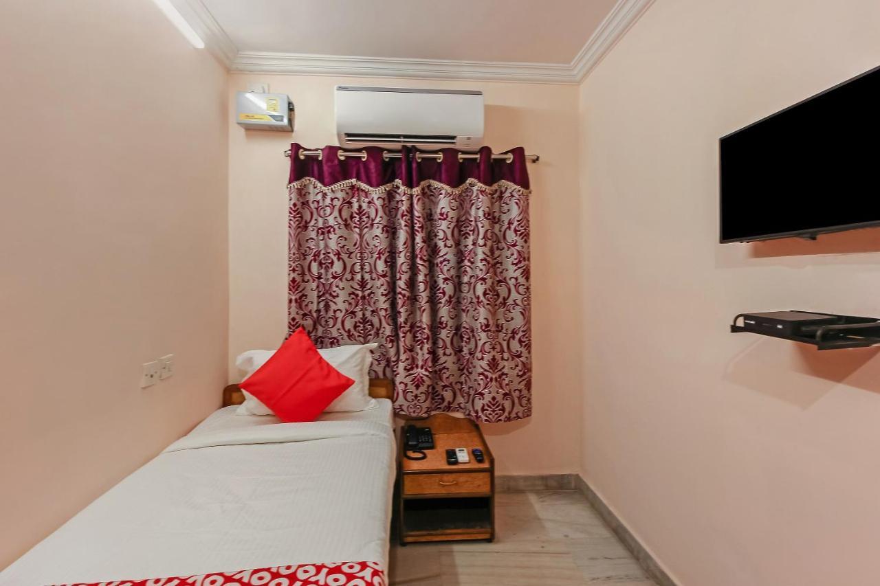 Oyo 23191 Flagship Raj Madan Ameerpet 3*