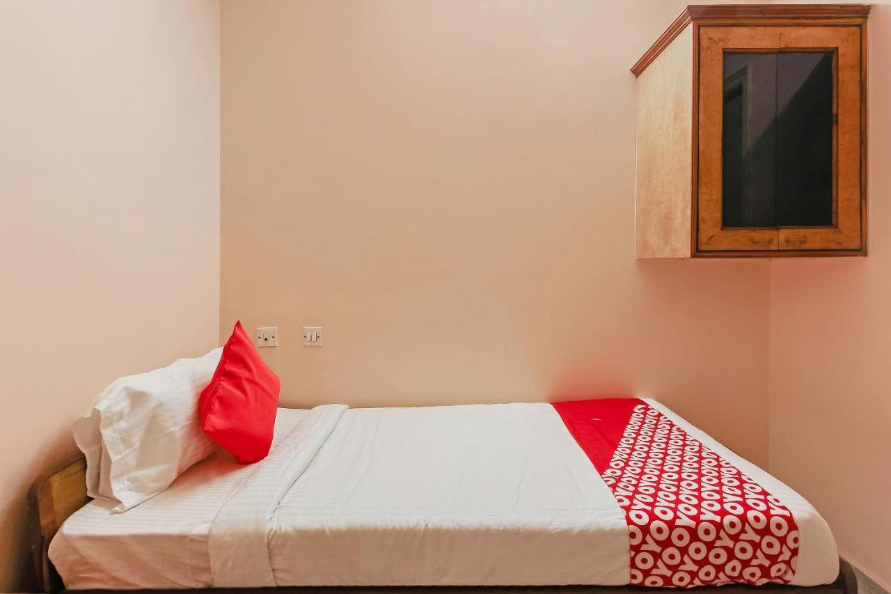 Oyo 23191 Flagship Raj Madan Ameerpet Hotel