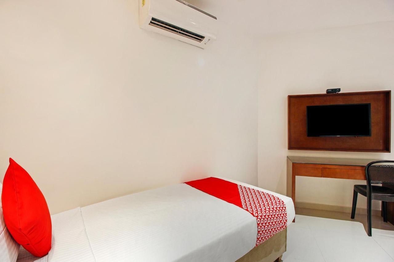 Hotel Collection O 24583 Sesha Grand 3*