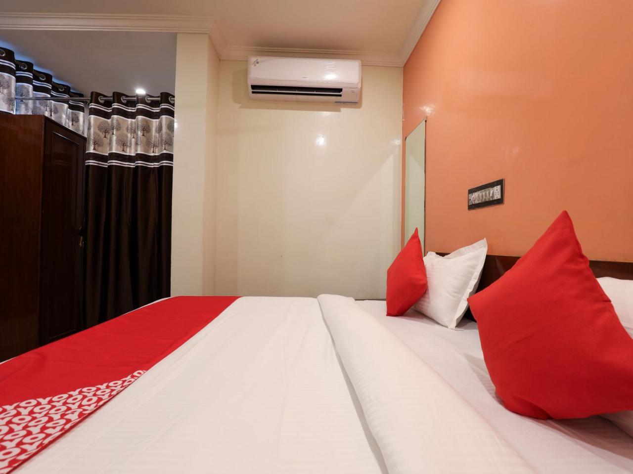 Oyo 15753 Vishnu Priya Residency 3* Hyderabad