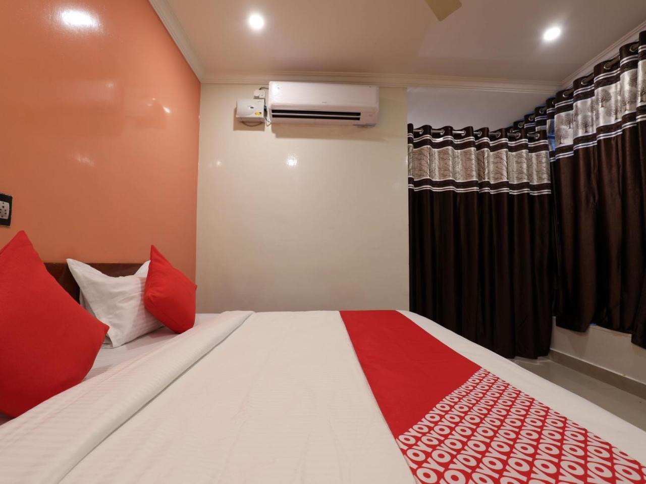 Hotel Oyo 15753 Vishnu Priya Residency 3*