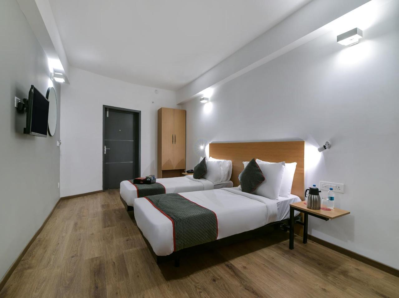Hotel Oyo Townhouse 74 Nampally Hyderabad