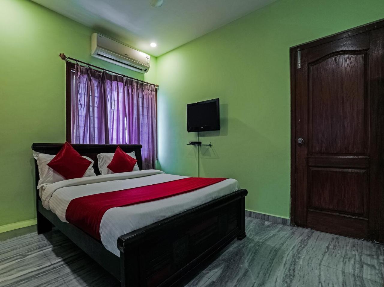 Hotel Oyo 17206 Maanne Hospitality Services 3*