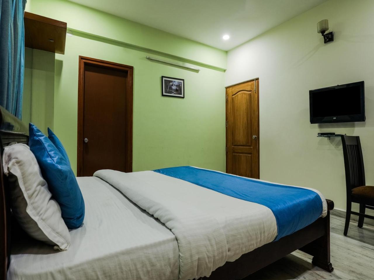 Hotel Oyo 17206 Maanne Hospitality Services 3*