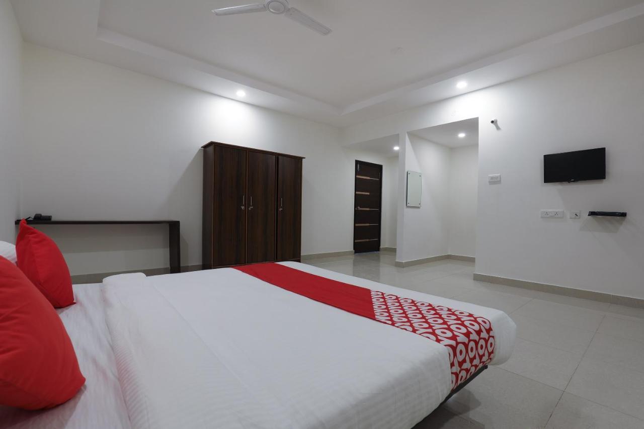 Hotel Oyo 28765 Stone 3*