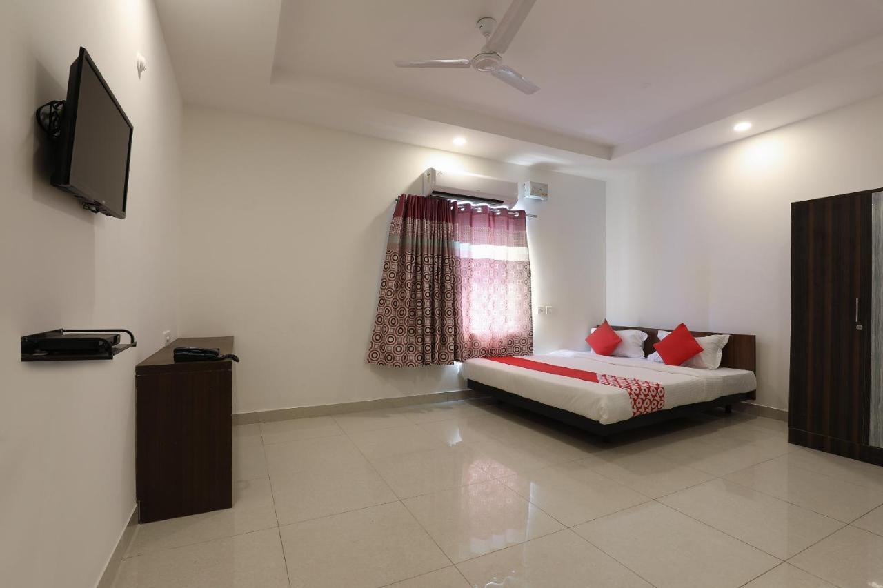 Hotel Oyo 28765 Stone 3*