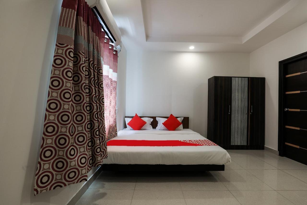Oyo 28765 Stone Hotel 3*