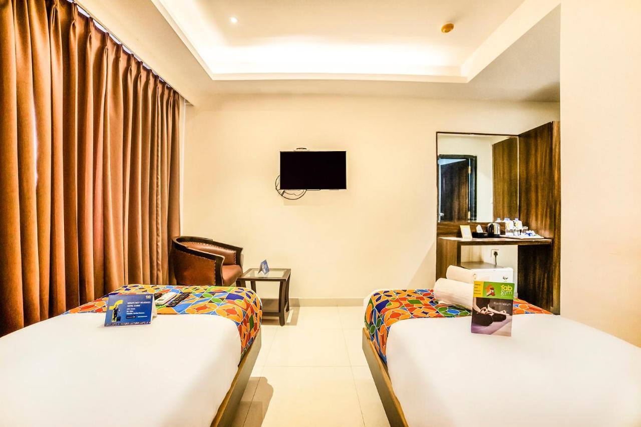 Fabhotel Prowell Crown 3*