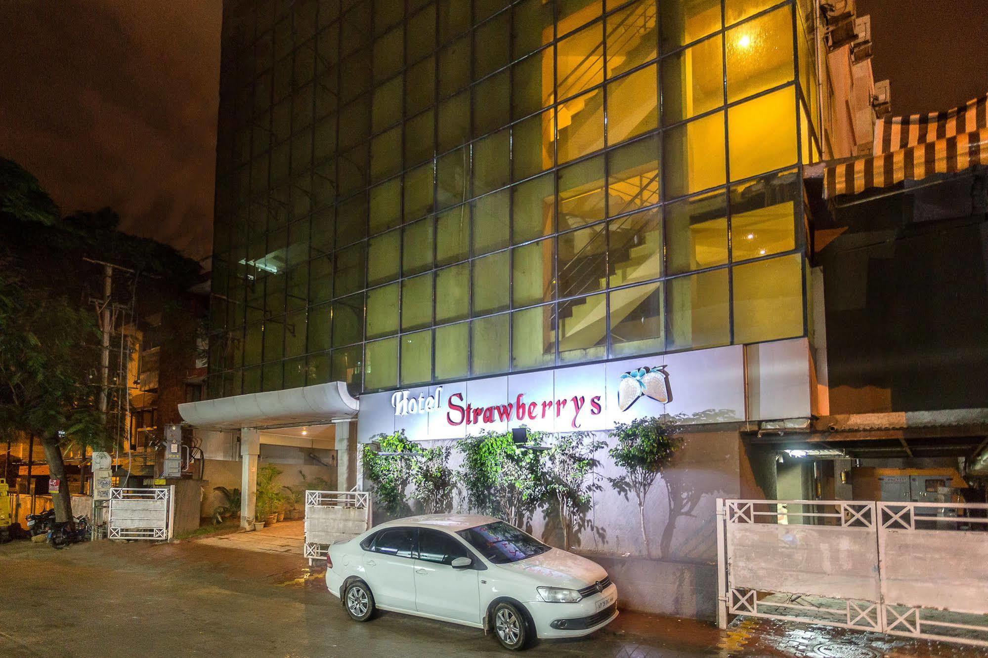 Hotel Fabhotel Strawberry Hyderabad