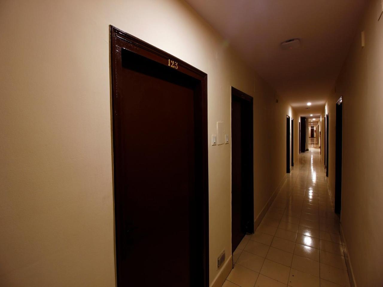 Hotel Oyo Flagship 26760 Paradise Circle 3*