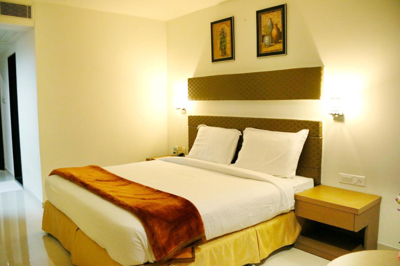 Hotel Sitara Grand Miyapur 2*