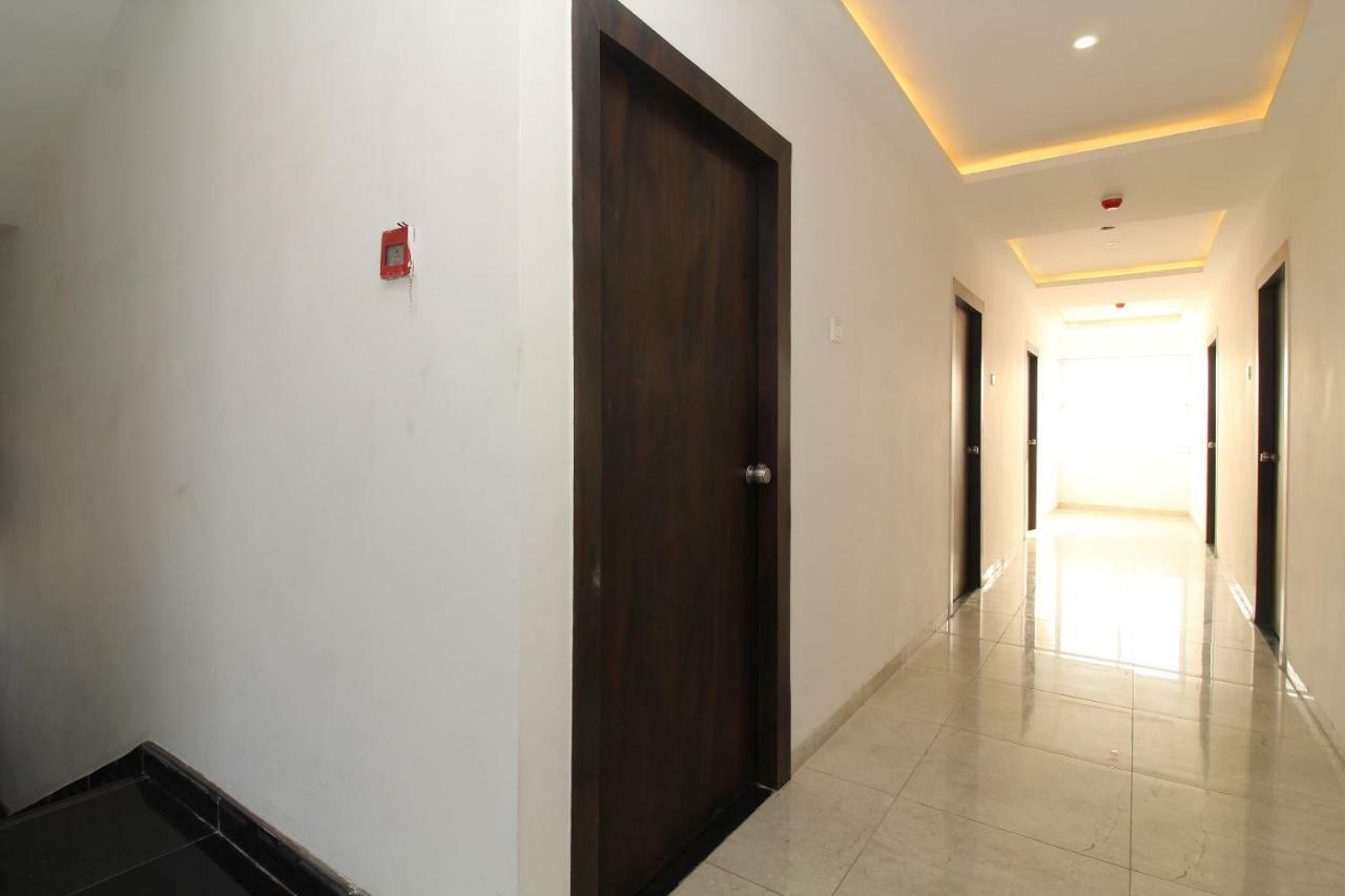 Hotel Oyo 35362 My Place S R Nagar