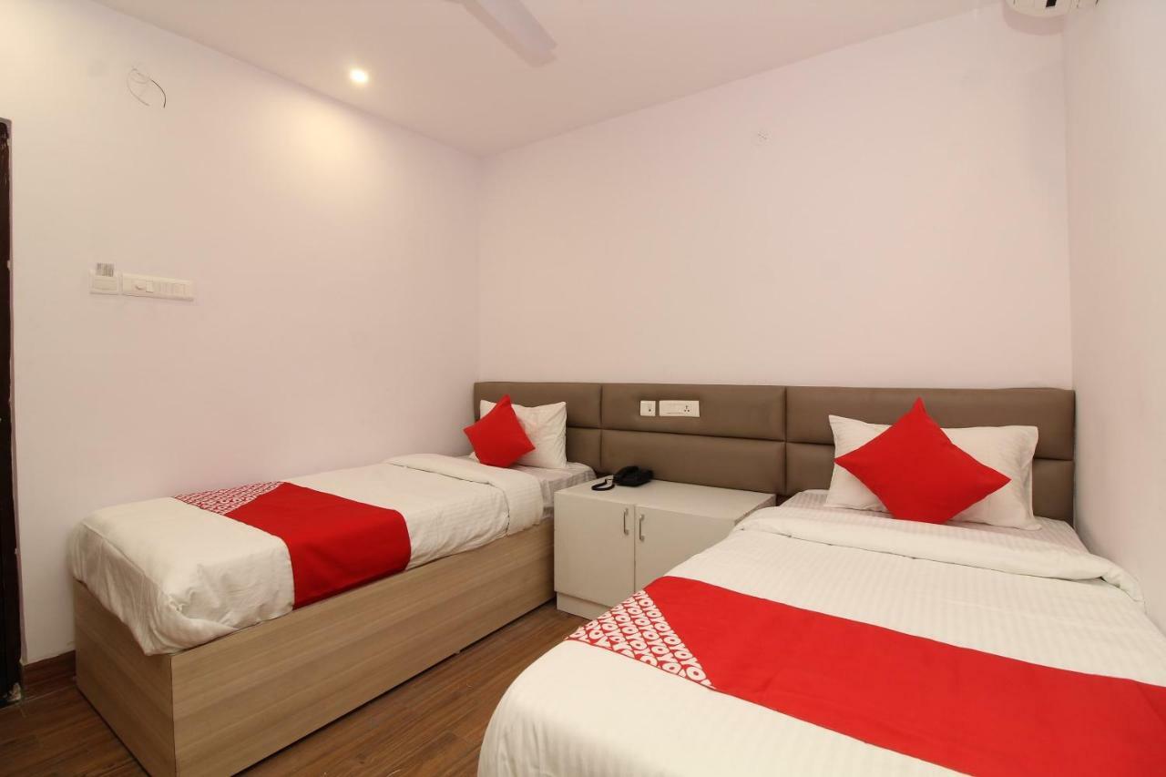 Oyo 35362 My Place S R Nagar Hotel 3*