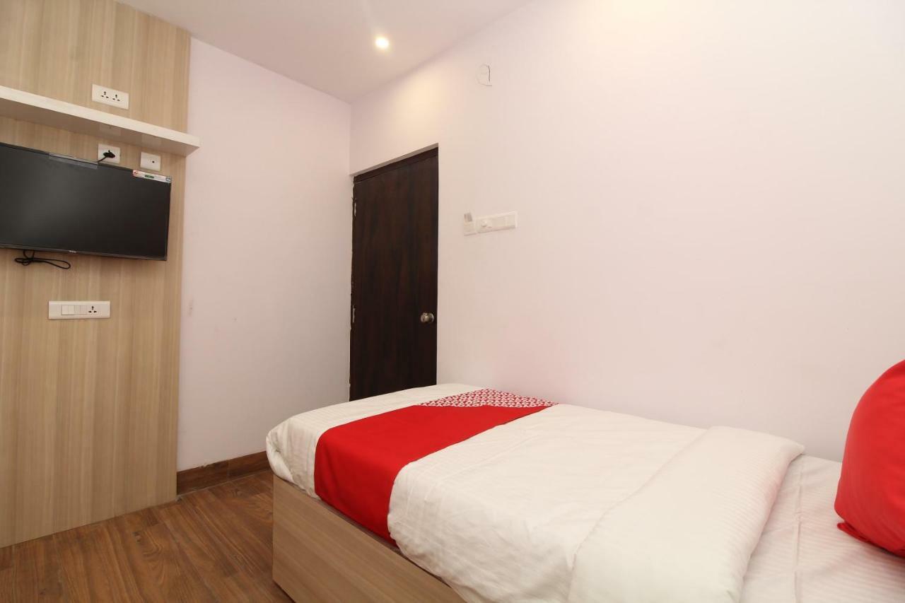 Oyo 35362 My Place S R Nagar 3*