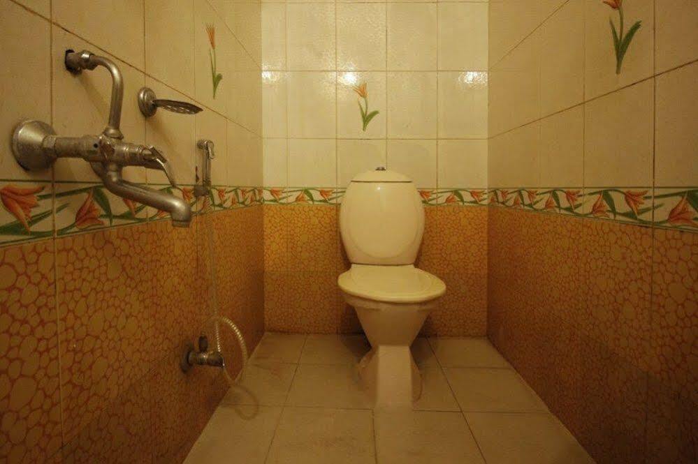 Oyo Lakdi Ka Pul Niloufer Hotel