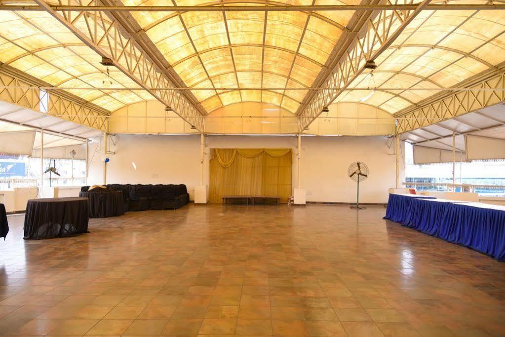 Hotel Woodbridge Grand 2*