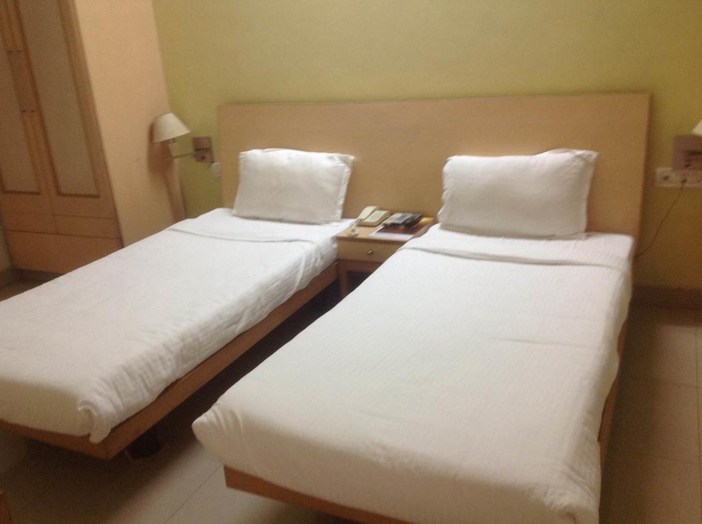 Loginn Hotel 2*