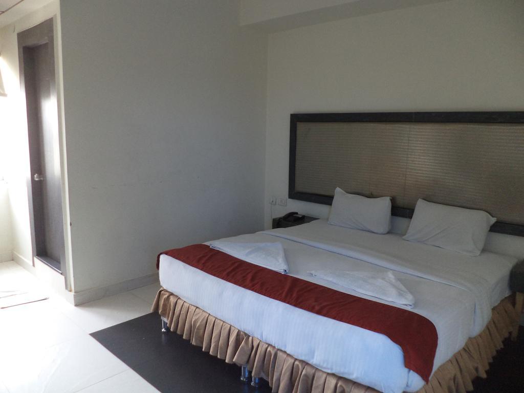 O Palak Residency Near Erragadda Metro Station Hotel 2*