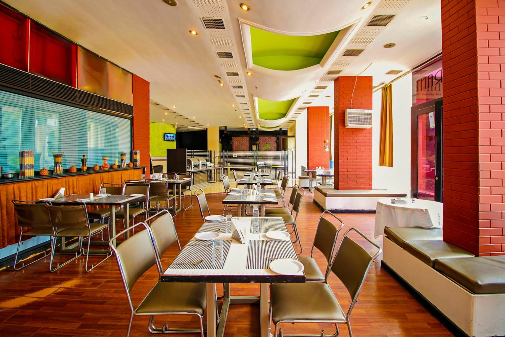Oyo Lakdi Ka Pul Global Hospital Hotel 3*