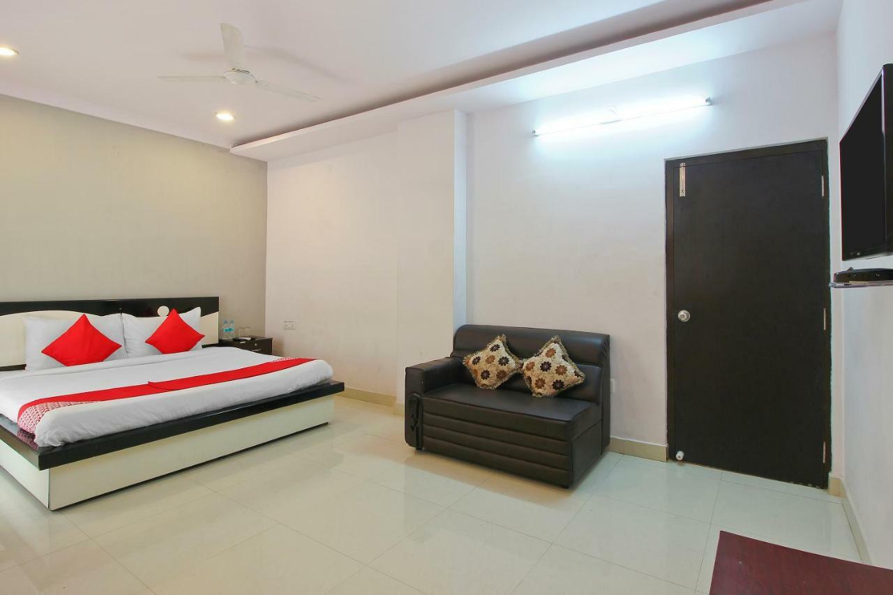 Oyo Flagship 463 Banjara Hills Hotel 3*