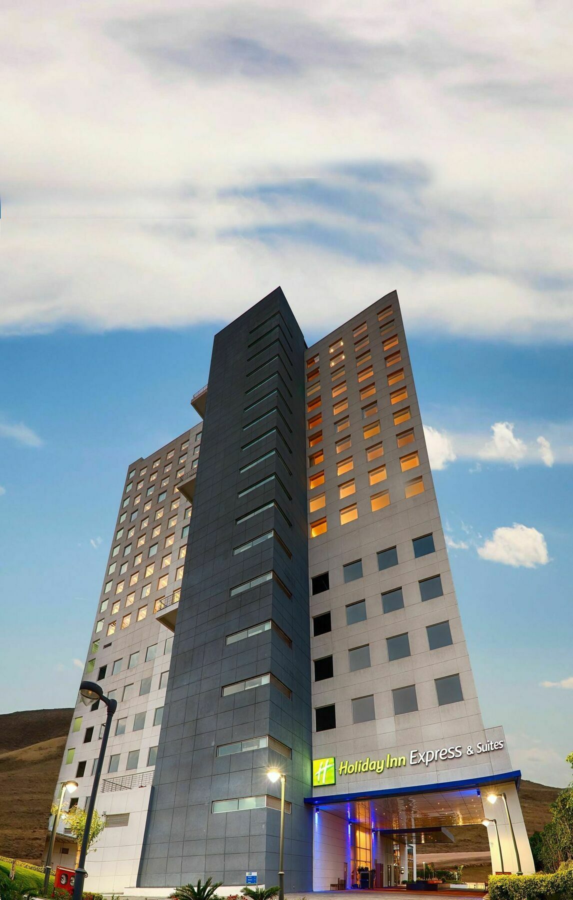 Hotel Fairfield By Marriott Gachibowli 4*