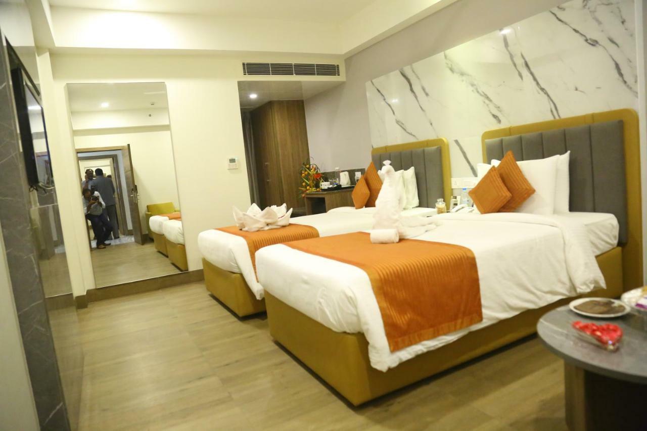 Minerva Grand Himayatnagar 3*