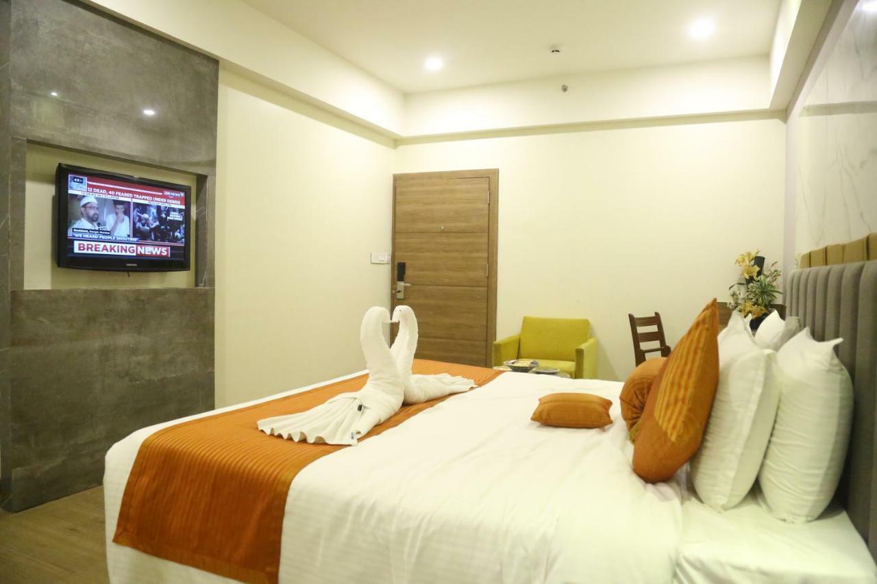 Minerva Grand Himayatnagar Hotel 3*