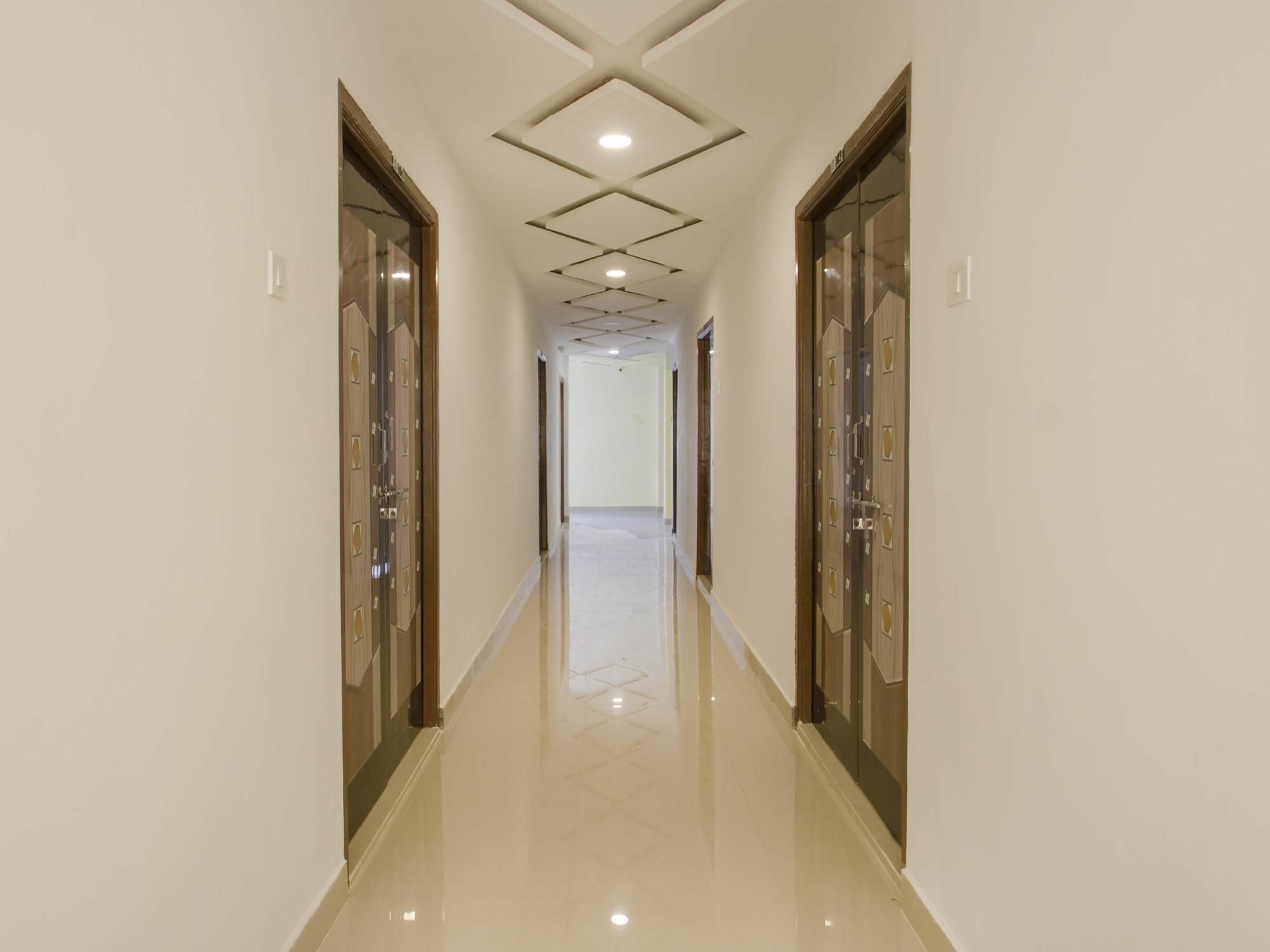 Hotel Oyo 13062 Kamala Residency-inn Hyderabad