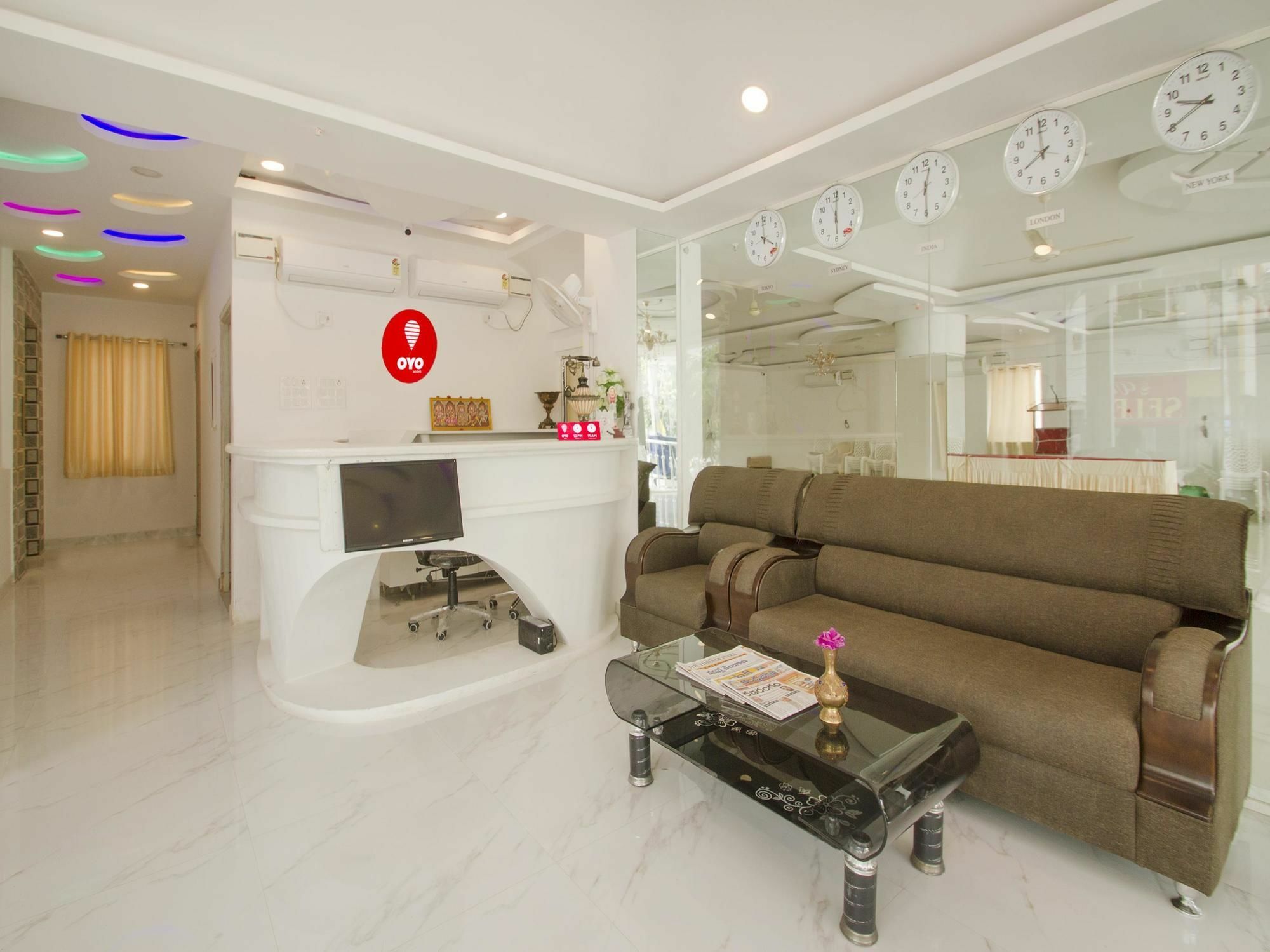 Hotel Oyo 13062 Kamala Residency-inn Hyderabad