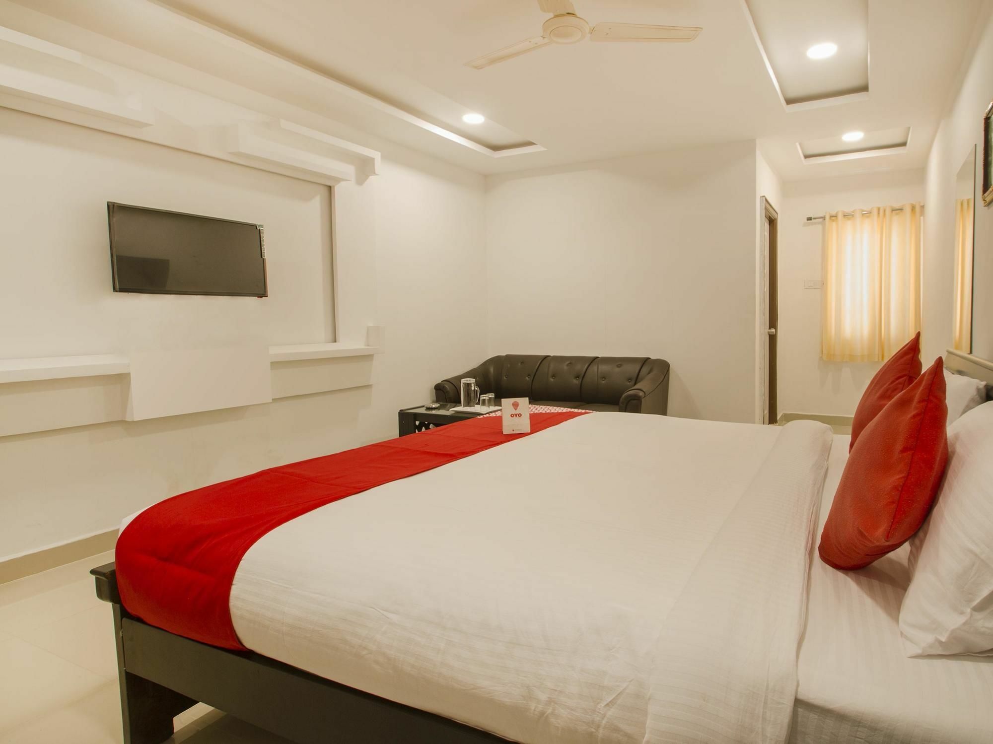 Oyo 13062 Kamala Residency-inn 3*