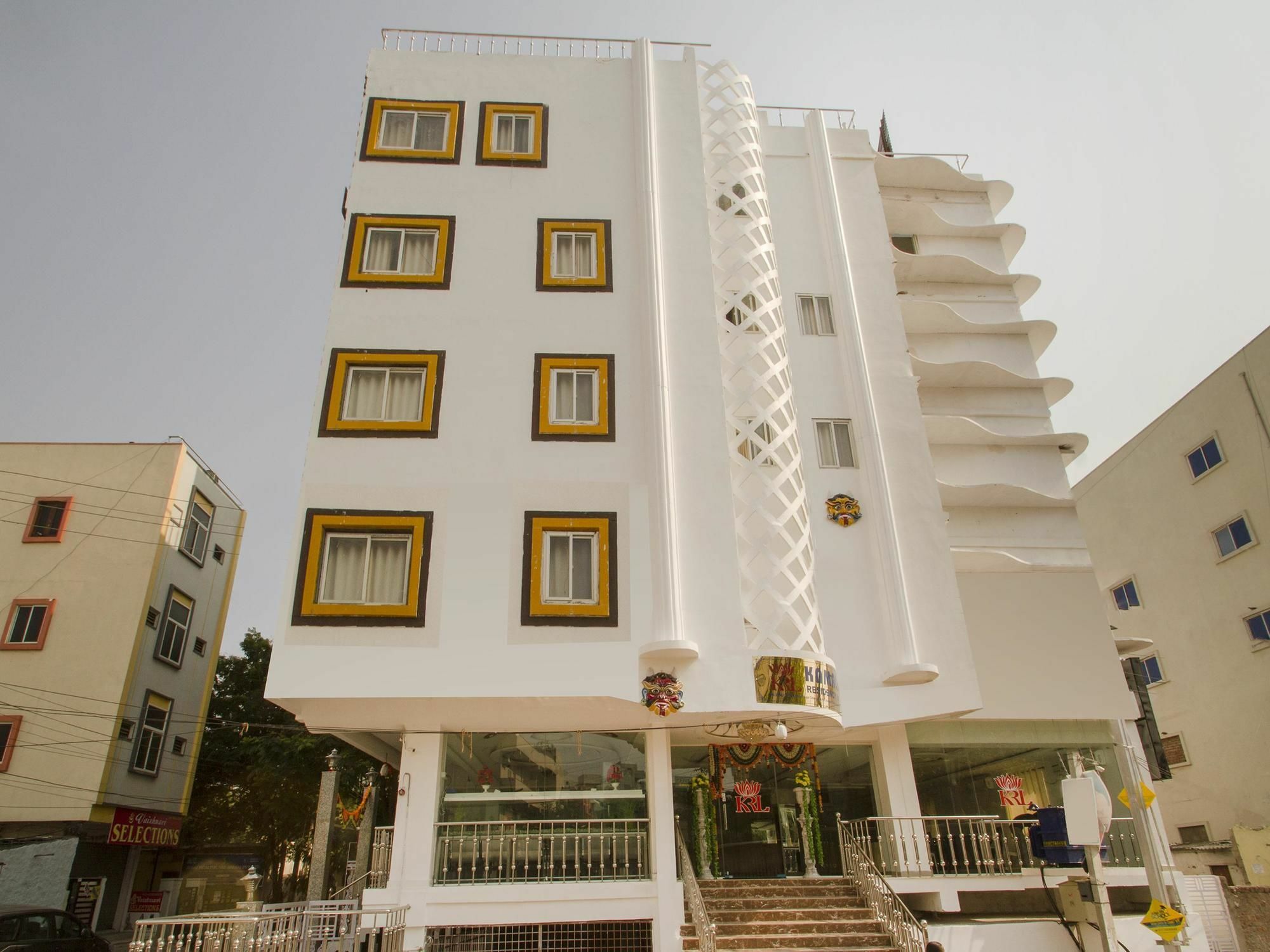 Oyo 13062 Kamala Residency-inn Hotel Hyderabad