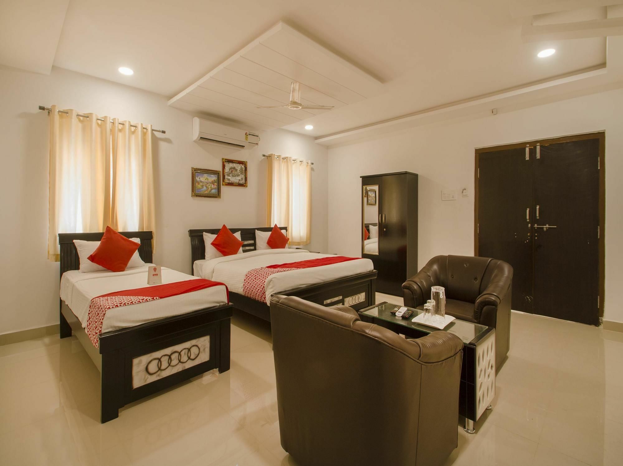 Oyo 13062 Kamala Residency-inn