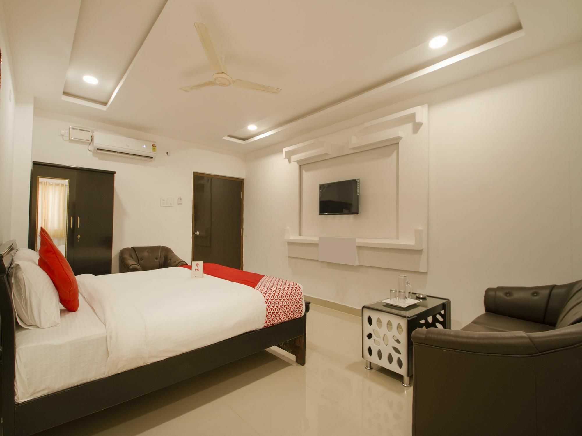 Oyo 13062 Kamala Residency-inn 3*