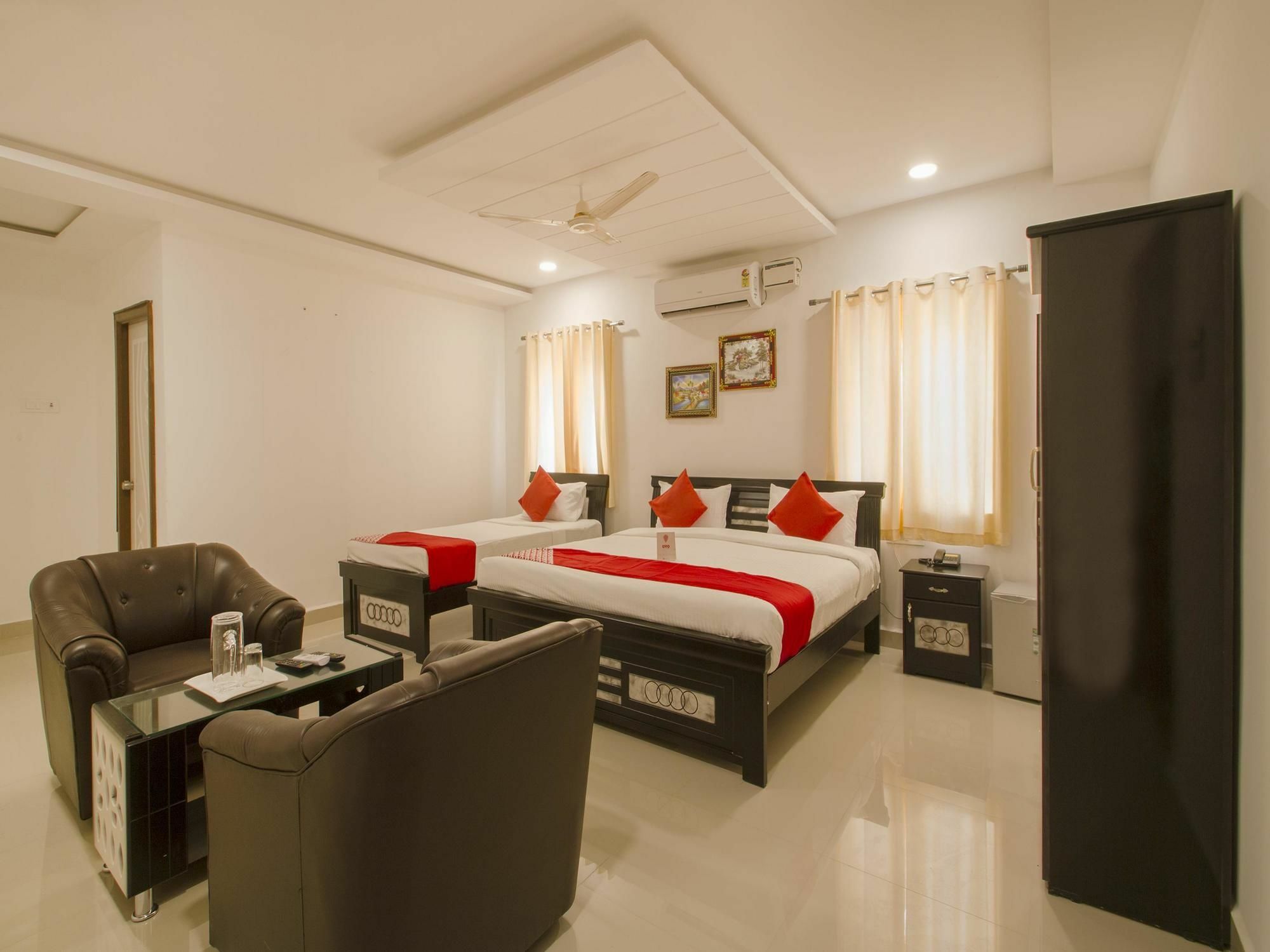 Hotel Oyo 13062 Kamala Residency-inn Hyderabad