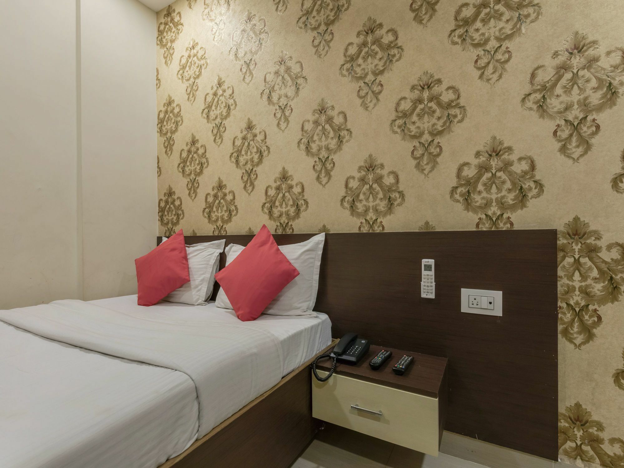 Apartment Oyo 13114 Svs Luxury Hyderabad