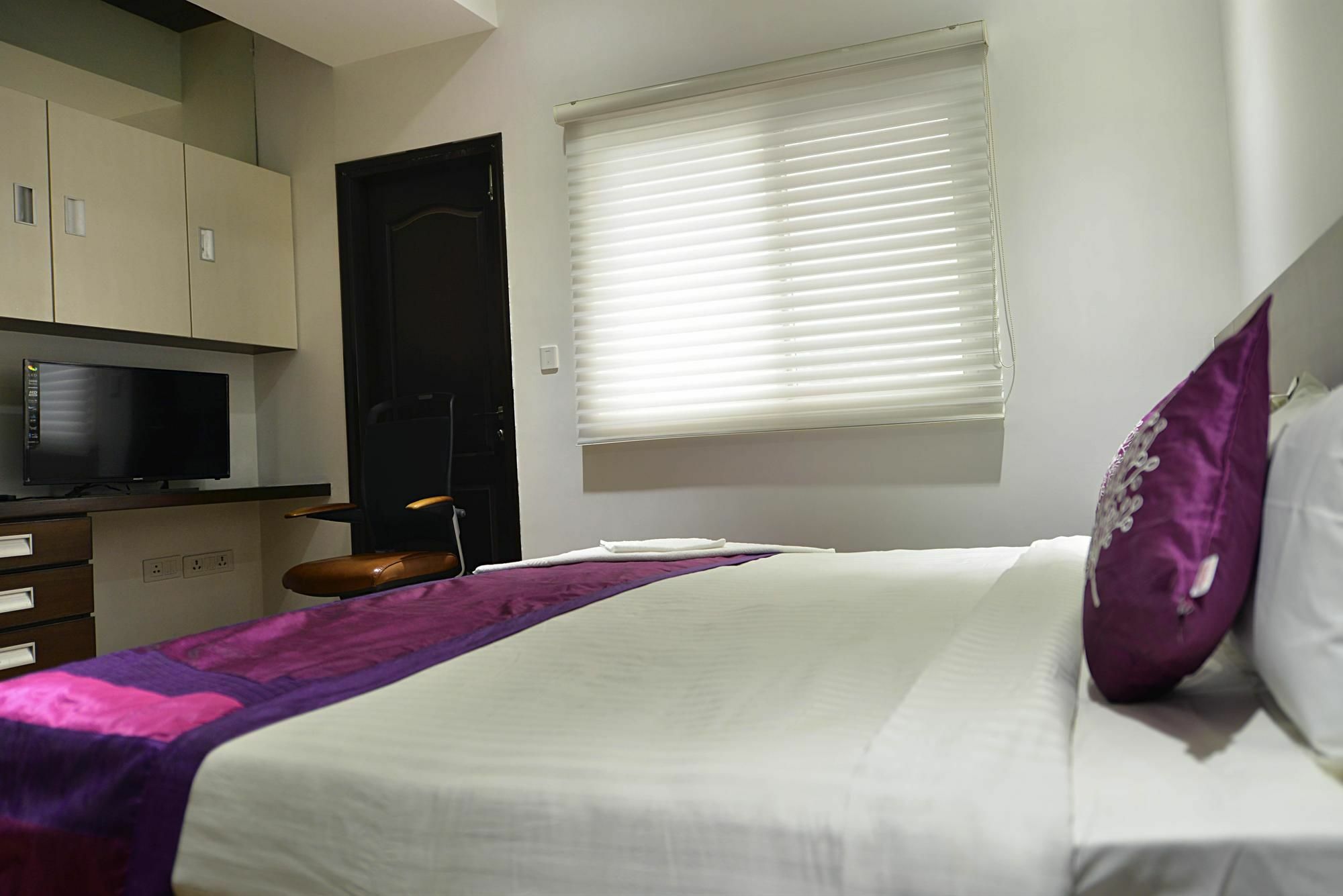 Oyo Premium Raheja Mindspace Hotel 3*