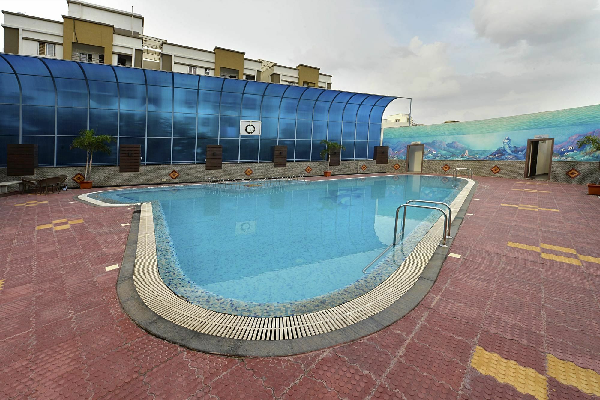 Oyo Premium Raheja Mindspace 3* Hyderabad