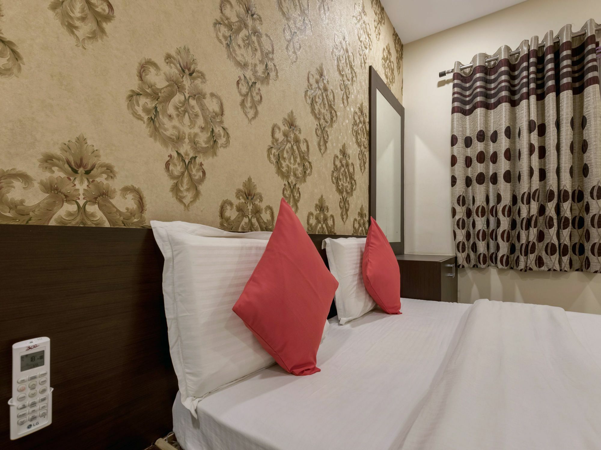 Apartment Oyo 13114 Svs Luxury Hyderabad
