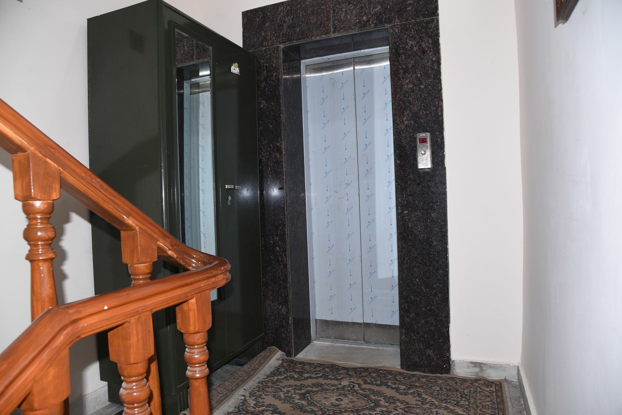 Anjani Mansion 3*