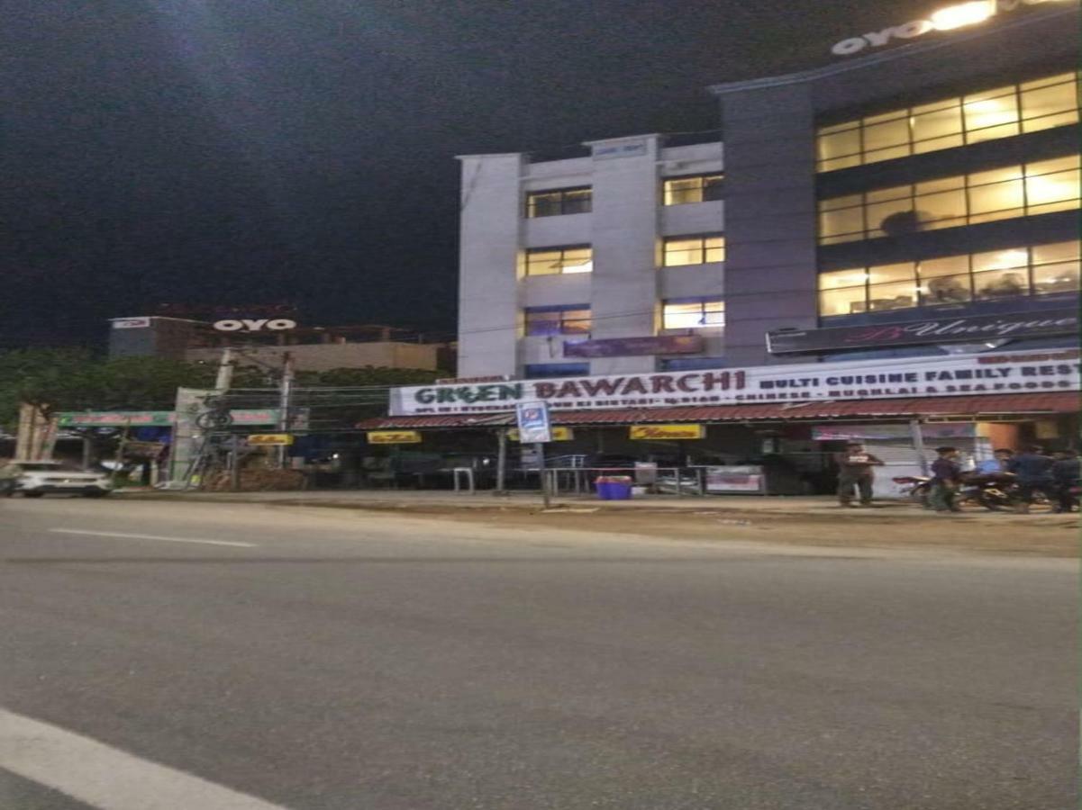 Silverkey Executive Stays 17012 Mj Center Hyderabad