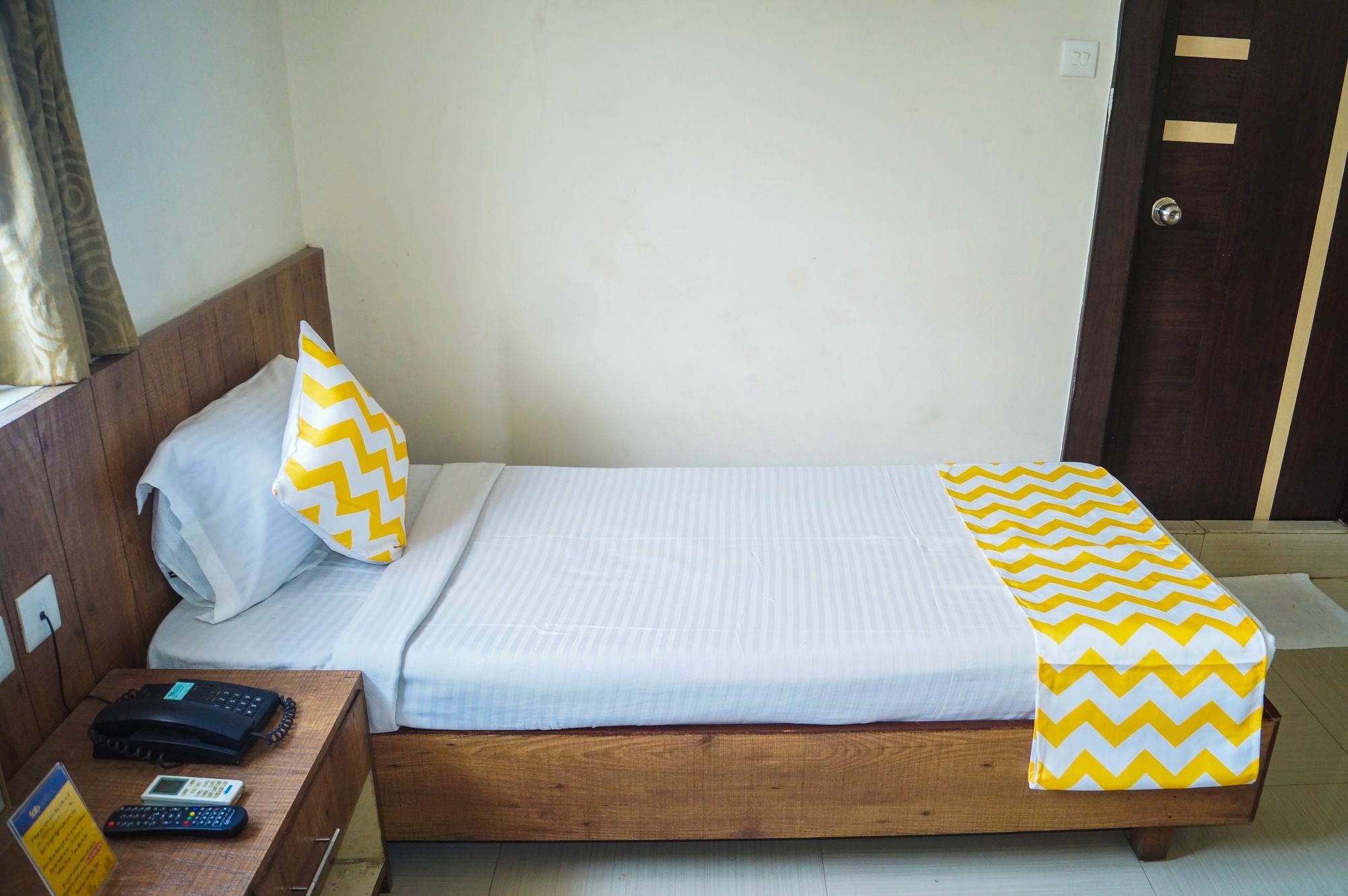 Hotel Fabhotel Rs Grand Hyderabad