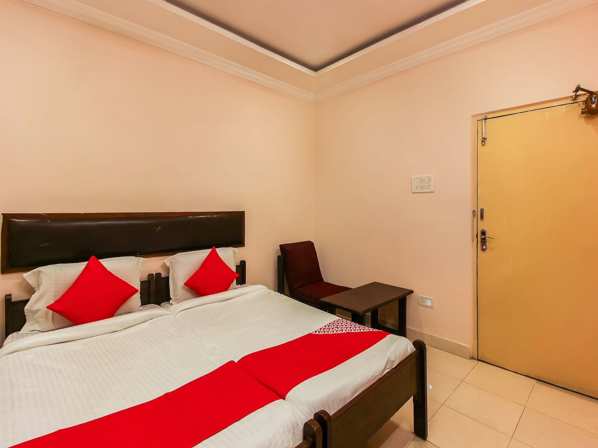 Hotel Oyo 18591 Samrat Hyderabad