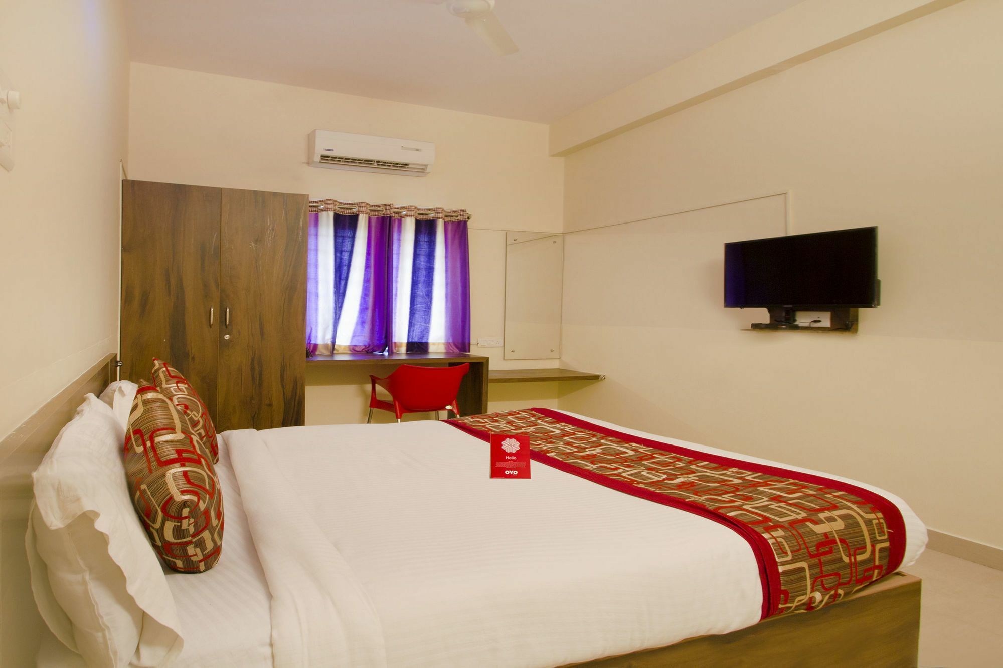 Hotel Oyo 7496 Nyc 3*