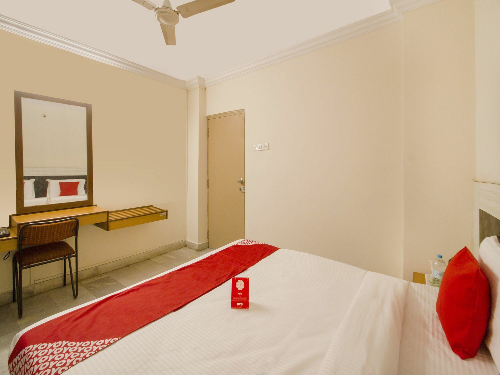 Oyo 11321 Goutham Residency 3*
