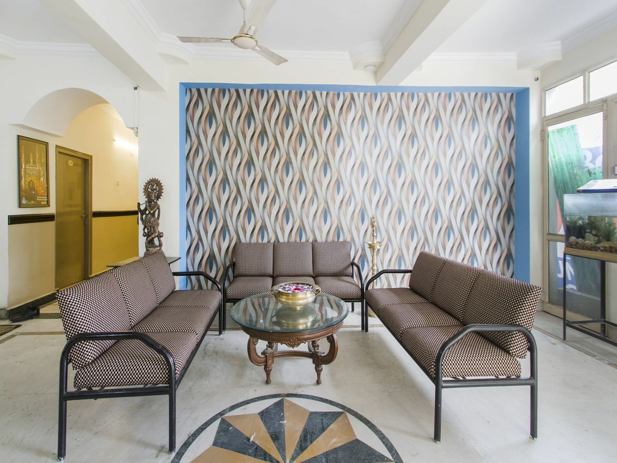 Oyo 11321 Goutham Residency 3*