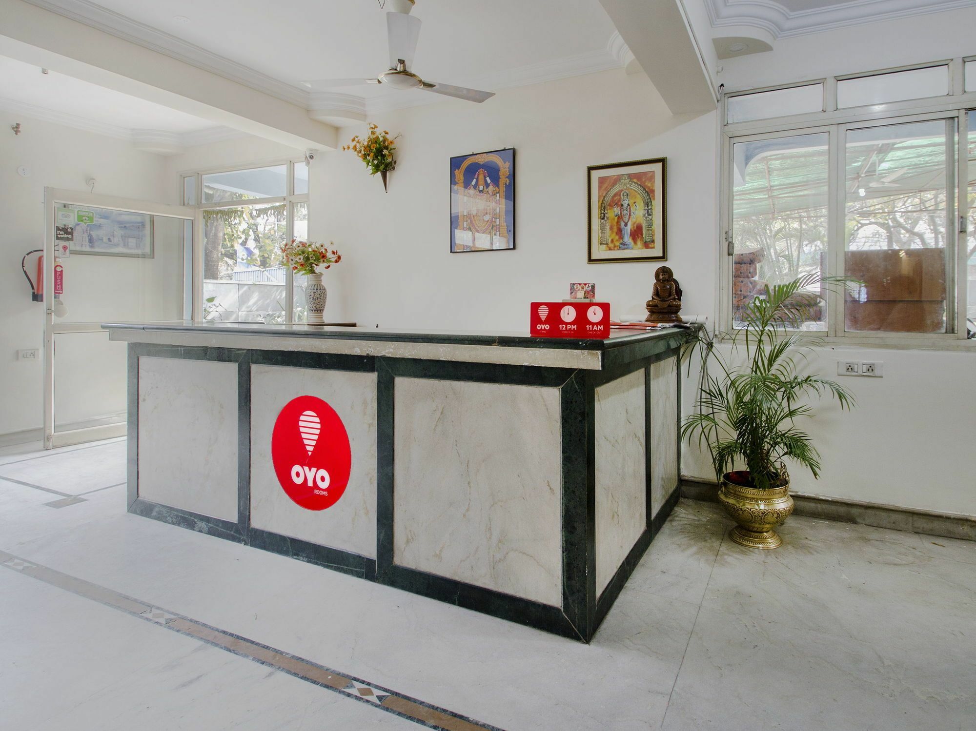 Oyo 11321 Goutham Residency Hotel 3*