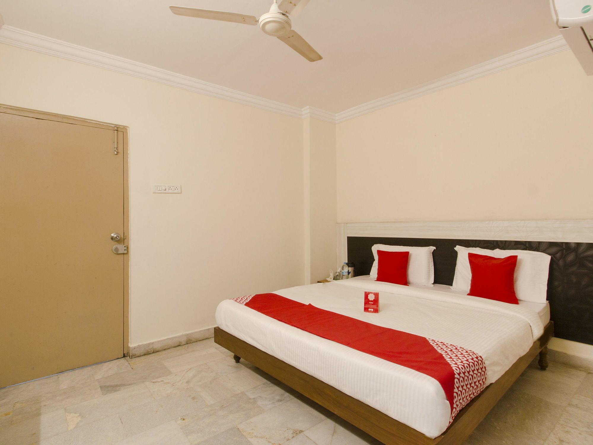 Oyo 11321 Goutham Residency Hotel Hyderabad