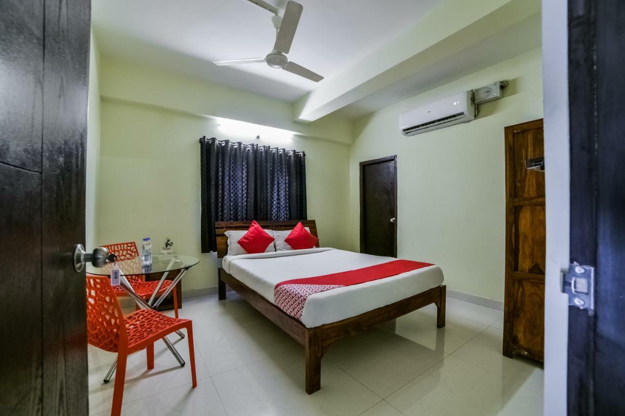 Oyo 11317 Amar Estates Hotel 3*